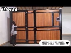 Q235 اسطبلات الخيول المؤقتة المصنوعة من الخيزران الصلب مع نافذة بوابة بارتفاع 2.2 متر