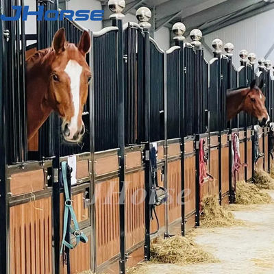 مزرعة ركوب الخيل الأوروبية الأكشاك مخصص فرسي الحظائر 2.2 متر ارتفاع الجمعية بسهولة