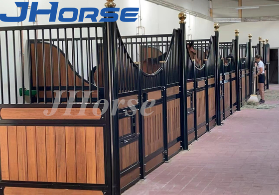 OEM متفحمة مسحوق أسود مسحوق المغلفة الحصان المحمول إسطبلات كشك باب الحظيرة