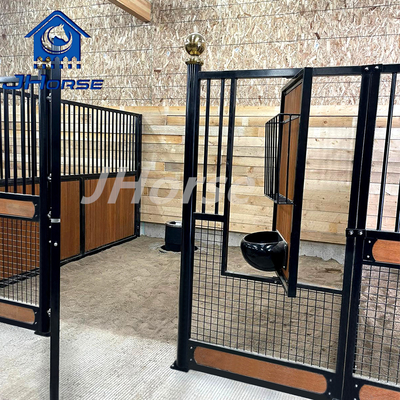 الألواح الأمامية للأحصنة الأوروبية المخصصة المقاومة للطقس الخيزران / الصنوبر لتركيب المزرعة