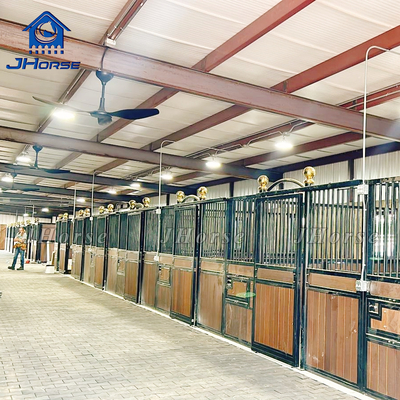 مستلزمات حظيرة الخيول يورو واجهات حظائر الخيول معدات الخيول حظيرة مستقرة مع باب منزلق